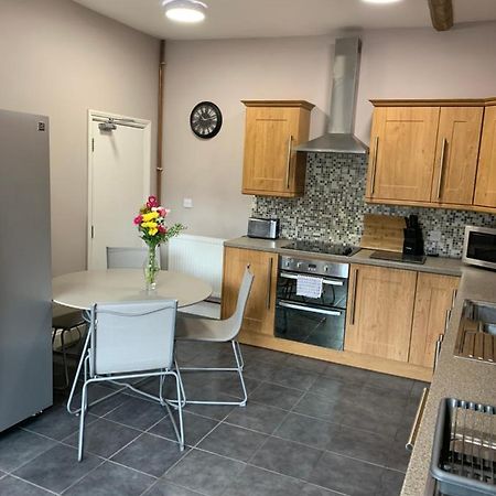 Studio Double. Own Bathroom, Shared Kitchen Bewdley Bagian luar foto