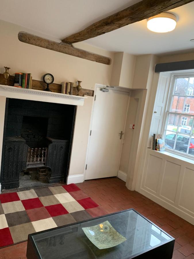 Studio Double. Own Bathroom, Shared Kitchen Bewdley Bagian luar foto